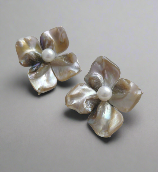 Mother Of Pearl Flower Earring