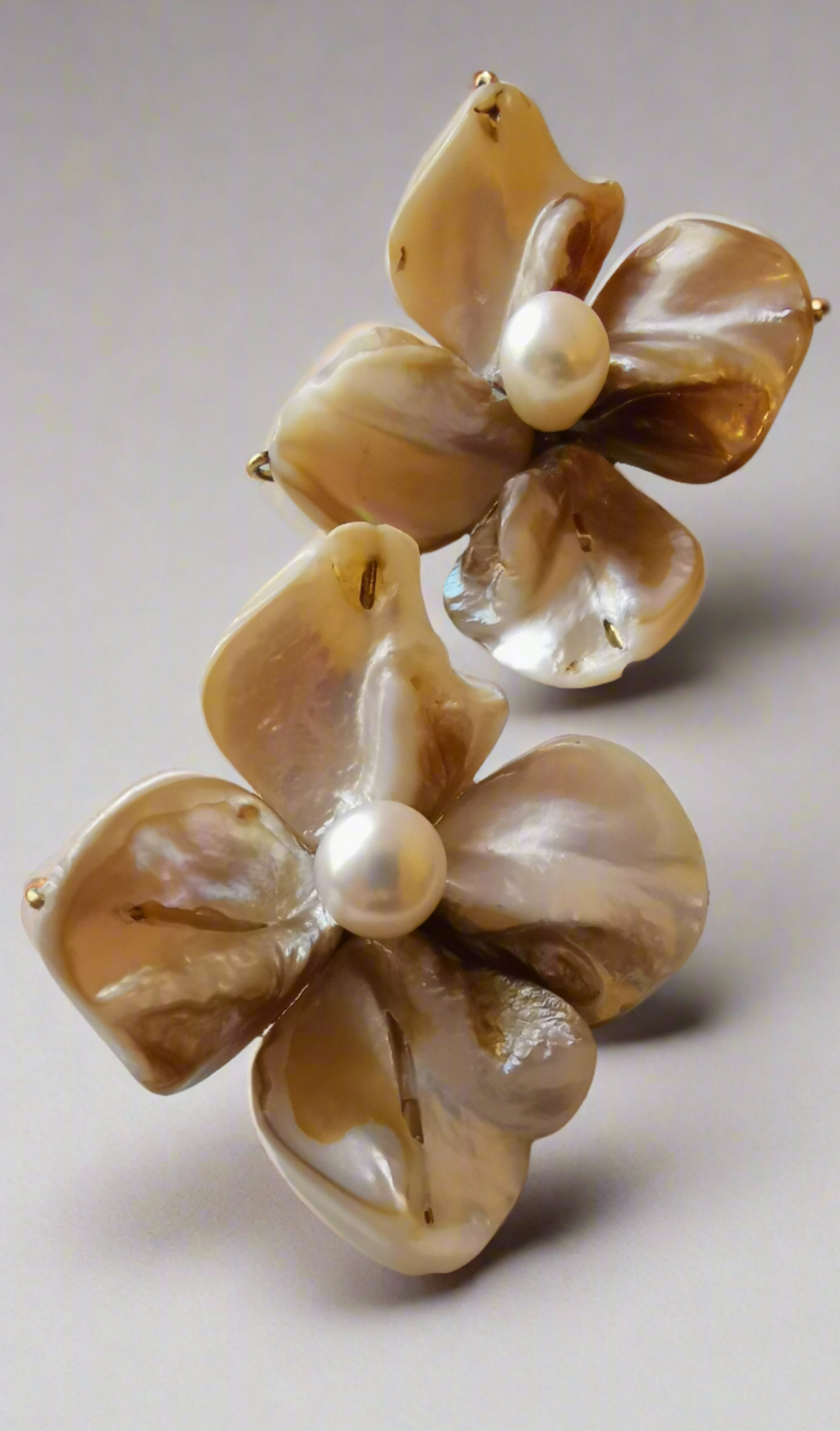 Mother Of Pearl Flower Earring